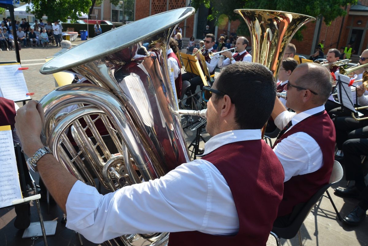 Bassi tuba della Banda Sociale di Zambana durante un concerto